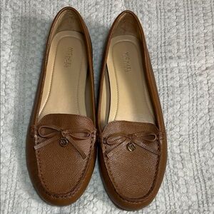 Michael Kors women’s Tan Leather Loafers size 10